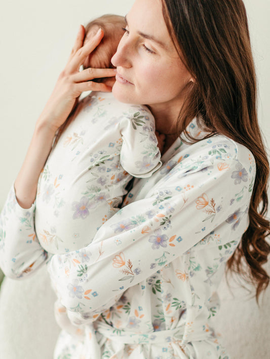 Woman's Robe - Modern Daisy
