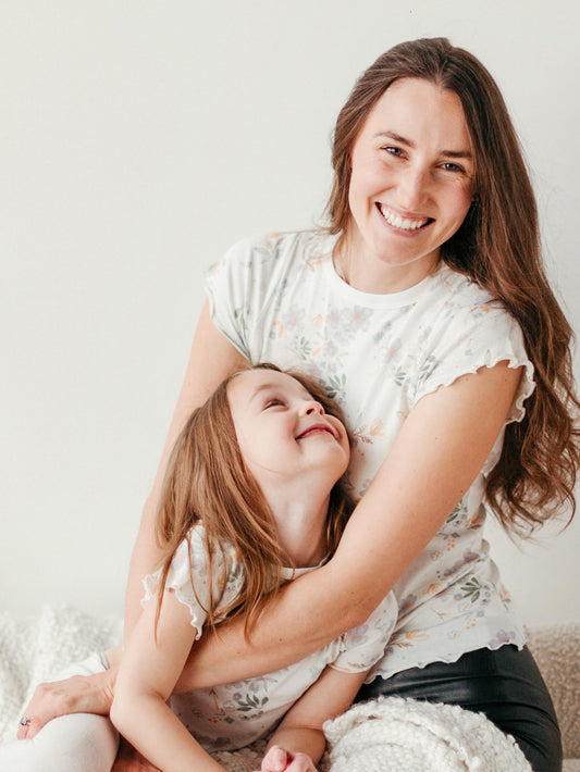 Women's Tee - Modern Daisy