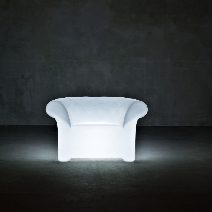 SIRCHESTER ARMCHAIR with Light